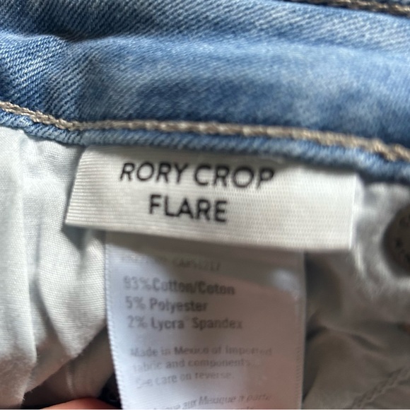 PAIGE, size 26”Rory Crop Flare w/ Raw Trim hems. Soft blue. Denim from heaven - Picture 11 of 11
